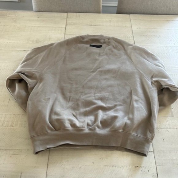 FEAR OF GOD ESSENTIALS chest-logo crewneck sweatshirt - Picture 5 of 5